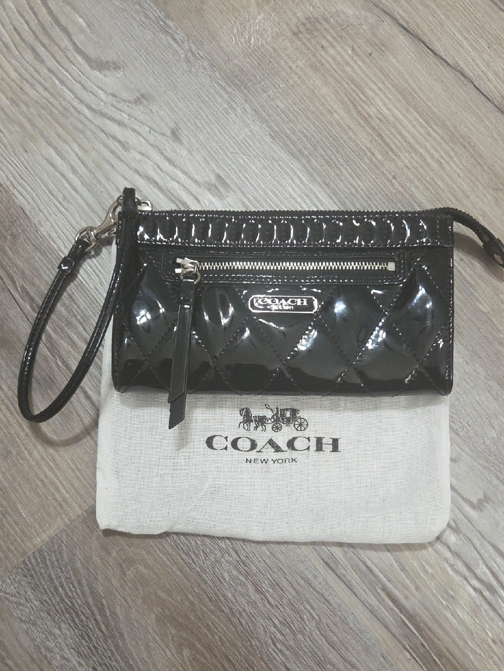 Coach Black Quilted Patent Leather Wristlet Clutch W/DUSTY